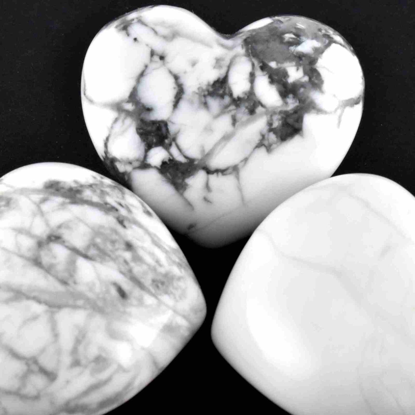 White Howlite Heart Carving [Small]